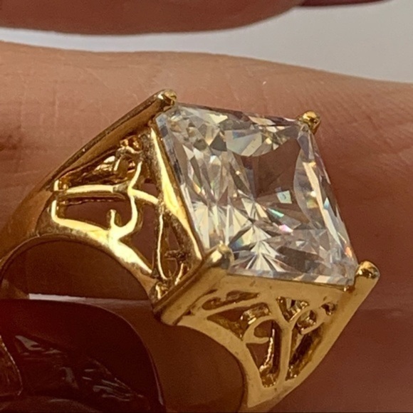 EDCO gold tone high set large faceted crystal stone solitaire pave Diamond - Picture 12 of 13